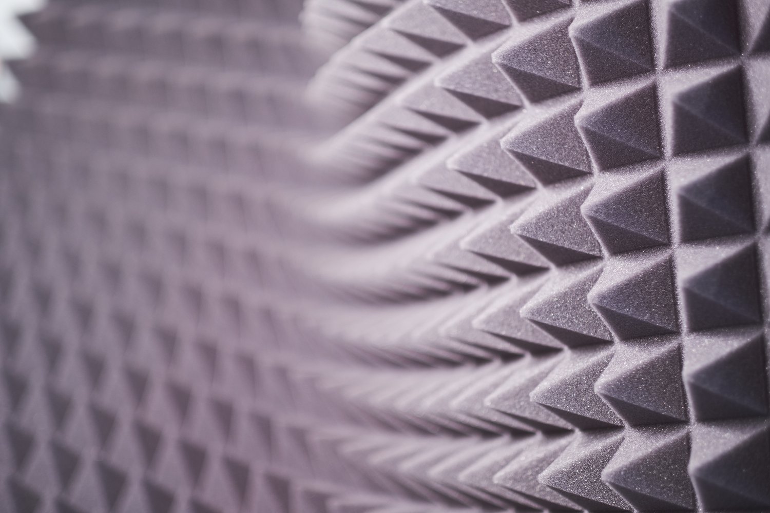 Metamaterialne izolatory akustyczne – nowa generacja wyciszenia