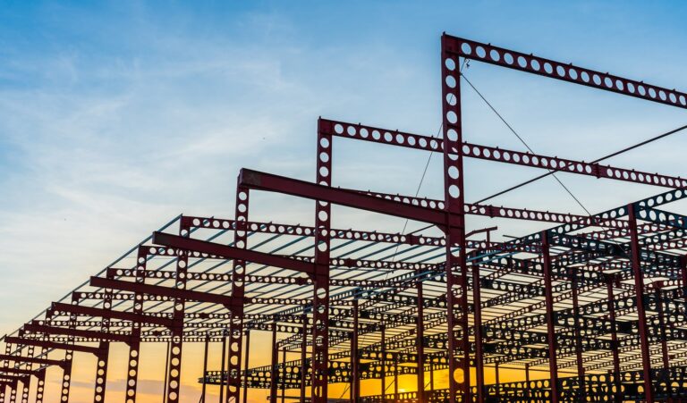 Praktyczny przewodnik po instalacjach stalowych dla inwestorów