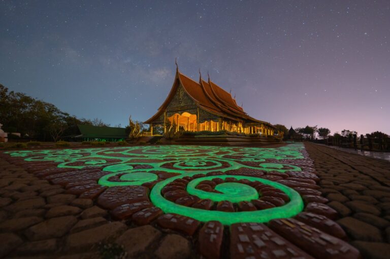 Systemy oświetlenia bazujące na bakteriach – bio-luminescencja w architekturze