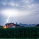 Awarie systemów fotowoltaicznych podczas burz – zabezpieczenia i rozwiązania