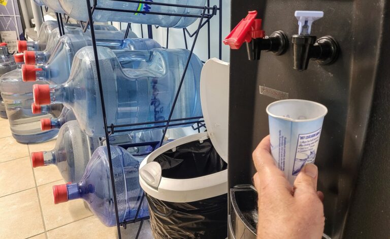 Mikroplastik w instalacjach wodnych – metody filtracji i eliminacji