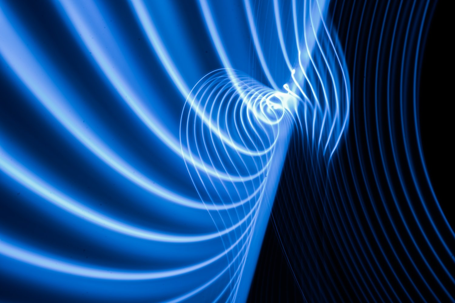 Problematyka electromagnetic interference w smart buildings – metody eliminacji zakłóceń
