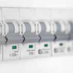 Zakłócenia w instalacjach elektrycznych trójfazowych – identyfikacja i naprawa