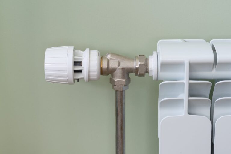 Efektywne odpowietrzanie instalacji grzewczej w domu i firmie