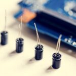 Smart dust w monitoringu infrastruktury – miniaturowe sensory przyszłości