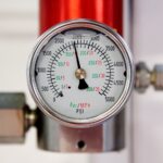 Co powoduje wahania ciśnienia w instalacji wodnej – diagnostyka