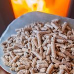 Dlaczego kocioł na pellet dymi – przyczyny i rozwiązania