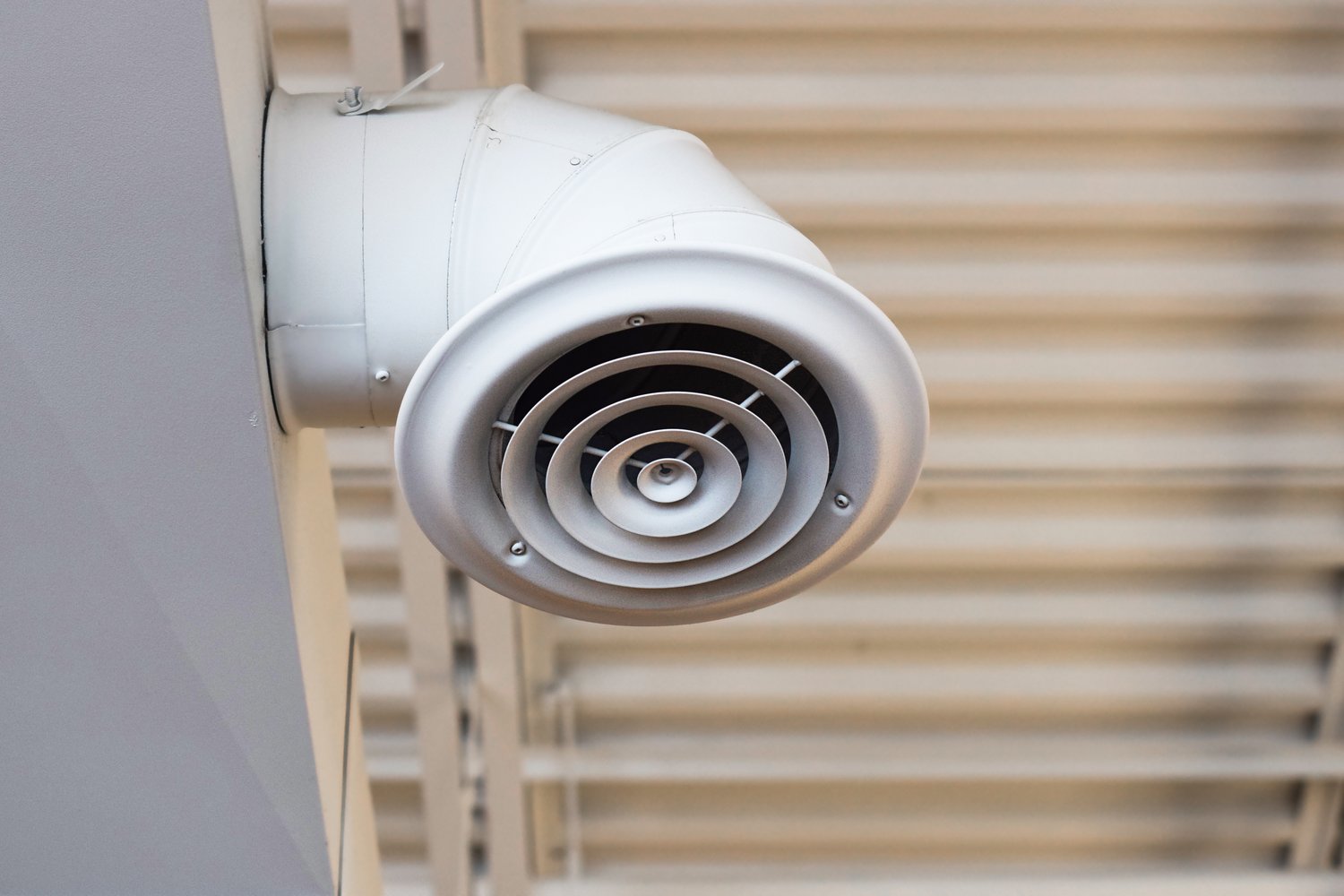 Automatyczne systemy wentylacji – jak zapewnić świeże powietrze bez otwierania okien