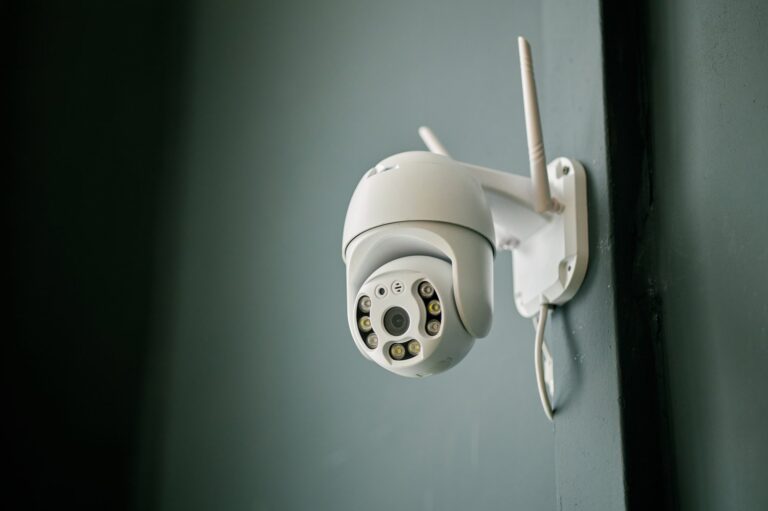 Bezprzewodowe kamery monitoringu – nowoczesna ochrona posesji