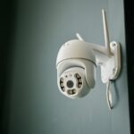 Bezprzewodowe systemy alarmowe – jak zabezpieczyć dom bez okablowania