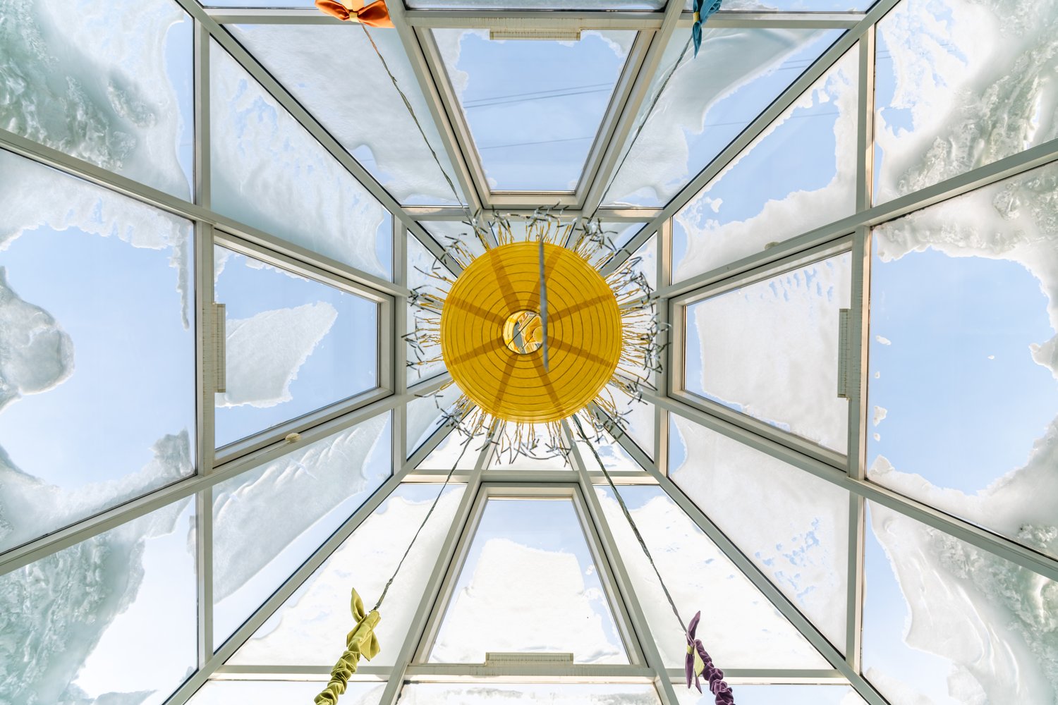 Fotowoltaiczne żaluzje zewnętrzne – gdy okna produkują energię elektryczną