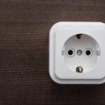 Inteligentne gniazdka elektryczne – jak unowocześnić swój dom bez remontu