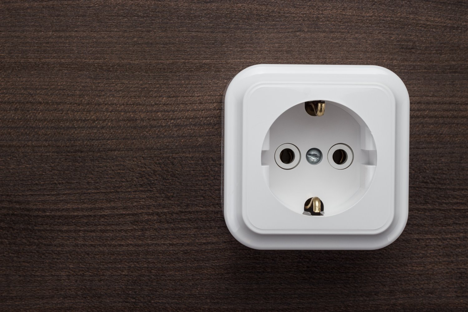 Inteligentne gniazdka elektryczne – jak unowocześnić swój dom bez remontu