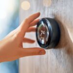 Inteligentne zawory termostatyczne – automatyczna regulacja temperatury w pokojach