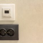 Jak wybrać odpowiedni łącznik jednobiegunowy do swojej instalacji elektrycznej