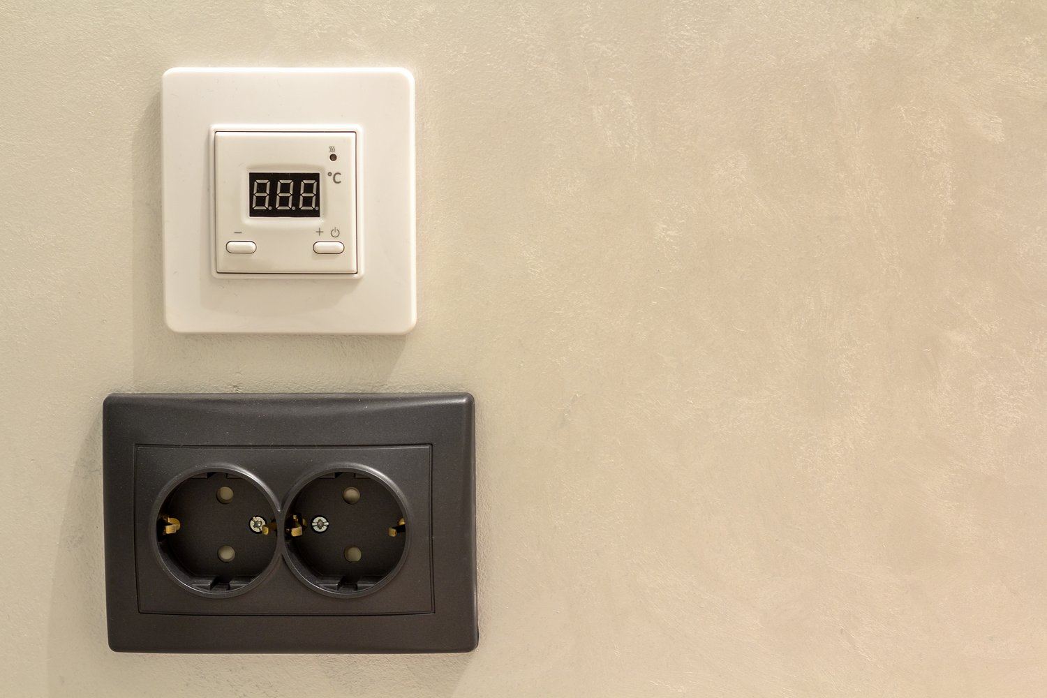 Jak wybrać odpowiedni łącznik jednobiegunowy do swojej instalacji elektrycznej