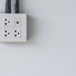 Jak wybrać odpowiednie gniazda elektryczne do każdego typu instalacji