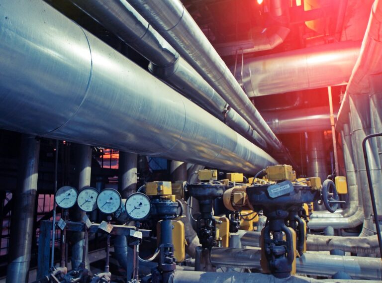 Kołnierze gwintowane w instalacjach przemysłowych zapewniają trwałe połączenia rurociągów