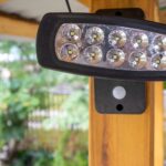 Solarne oświetlenie zewnętrzne z czujnikami – ekologiczne rozwiązania dla nowoczesnych domów