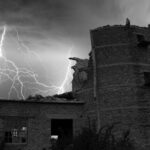 Jak zaprojektować skuteczną instalację przeciwpiorunową w budynku mieszkalnym