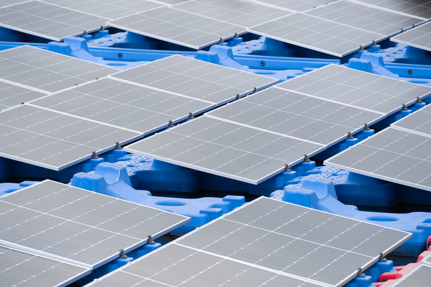 Modułowe systemy fotowoltaiczne – przyszłość elastycznych instalacji solarnych