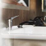 Inteligentne baterie łazienkowe z kontrolą temperatury przez aplikację